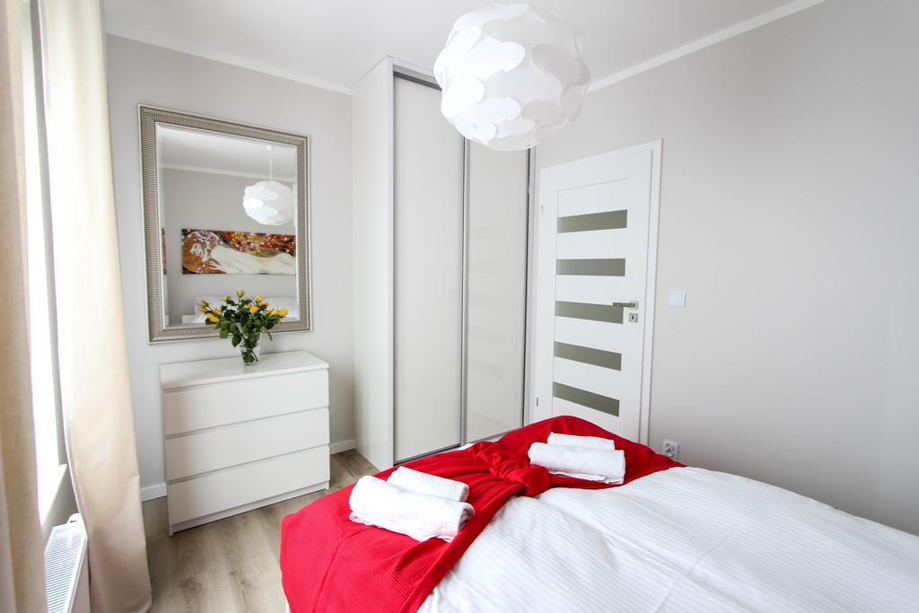 Rezydencja Apartamenty Ostrowski อุสตรอเนียมอร์สเกีย ภายนอก รูปภาพ