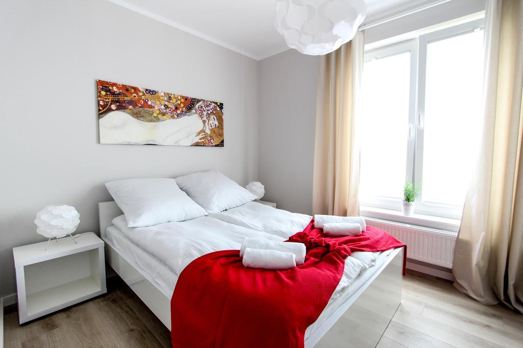 Rezydencja Apartamenty Ostrowski อุสตรอเนียมอร์สเกีย ภายนอก รูปภาพ